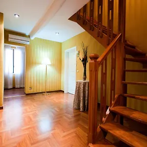 Trevi 41 *** Рим